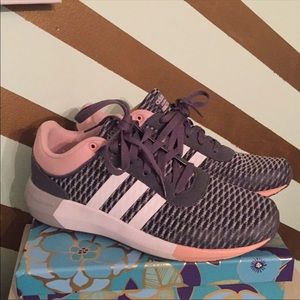 Woman’s adidas cloudfoam race size 6.5